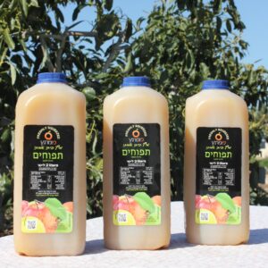 מארז מבצע - 3 בקבוקי 2 ליטר מיץ תפוחים מובחר ב-15% הנחה
